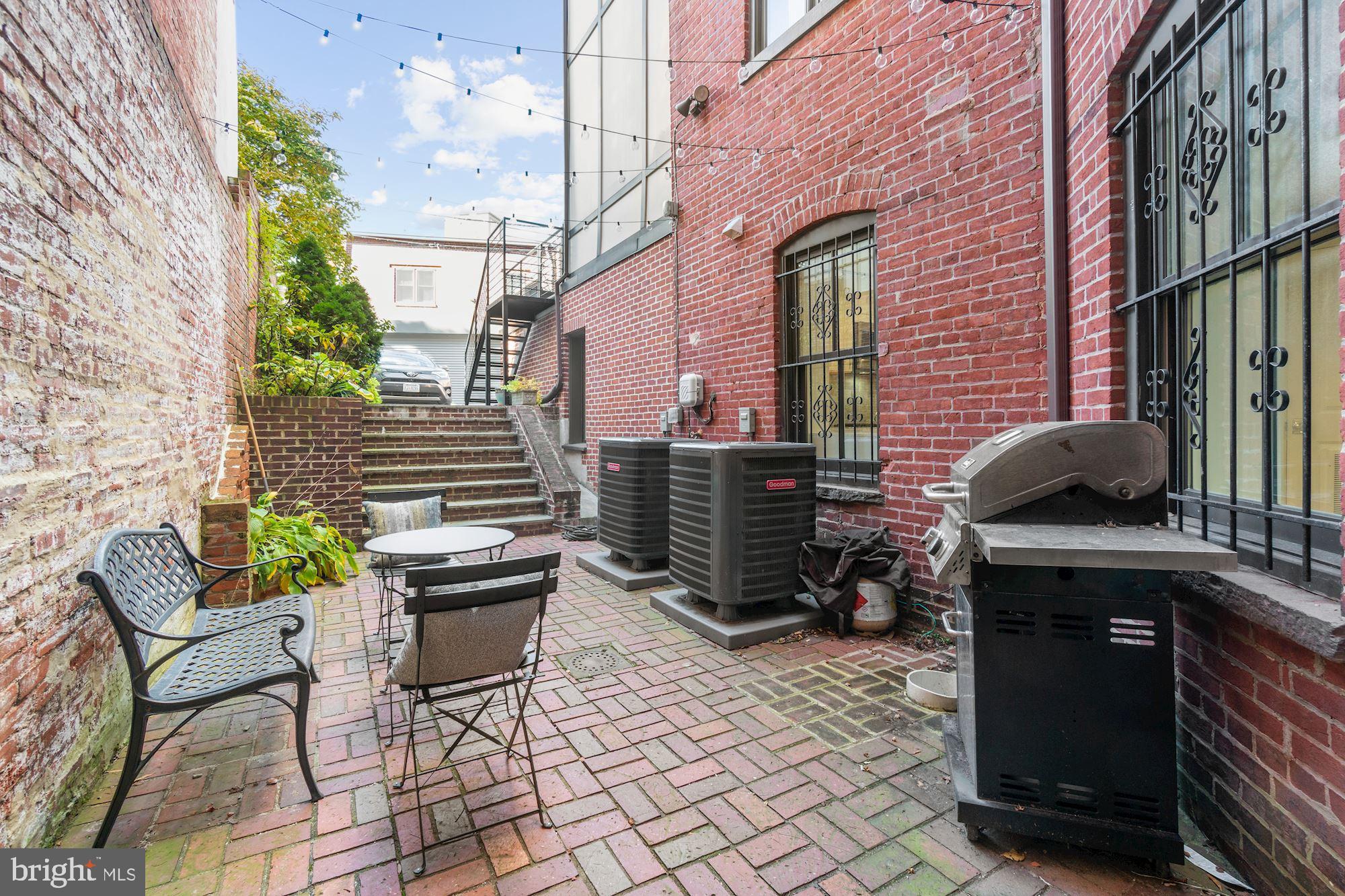 1330 Vermont Avenue Northwest, Unit 2 Washington, DC 20005 - Photo 11 of 17 Shared Courtyard