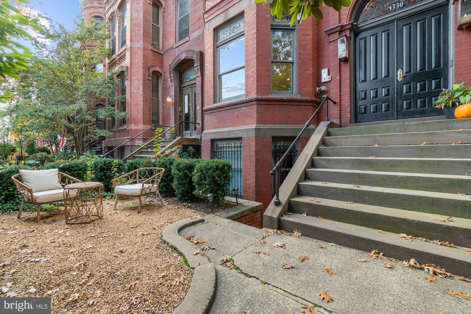 1330 Vermont Avenue Northwest, Unit 2 Washington, DC 20005 - Photo 12 of 17 Front Patio