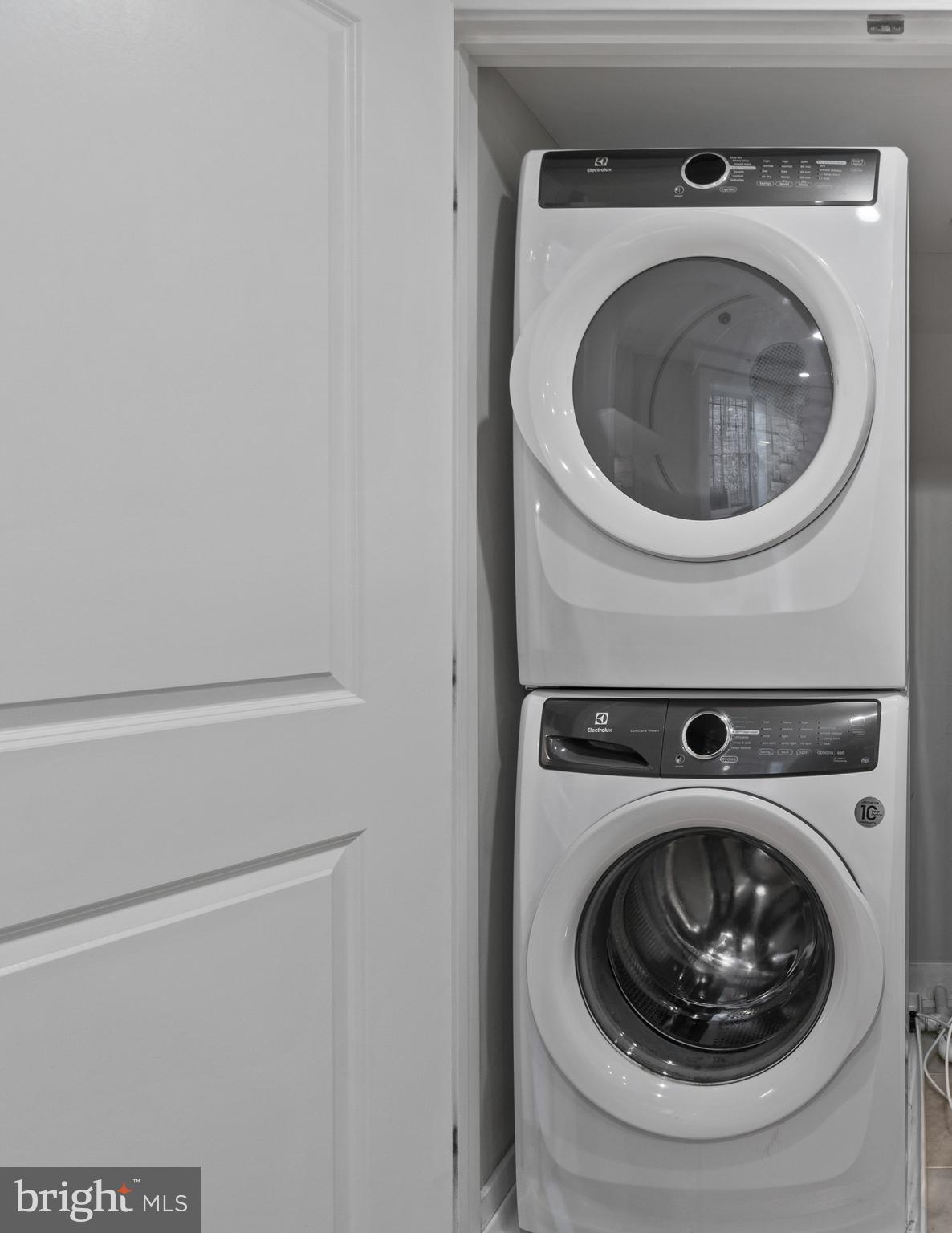 1330 Vermont Avenue Northwest, Unit 2 Washington, DC 20005 - Photo 10 of 17 In-Unit Washer and Dryer