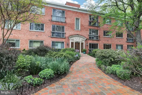 $2,999 | 2711 Ordway Street Northwest, Unit 302, Washington, DC 20008