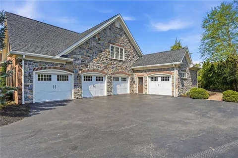 $1,995,000 | 103 Destinaire Drive, New Wilmington, PA 16142