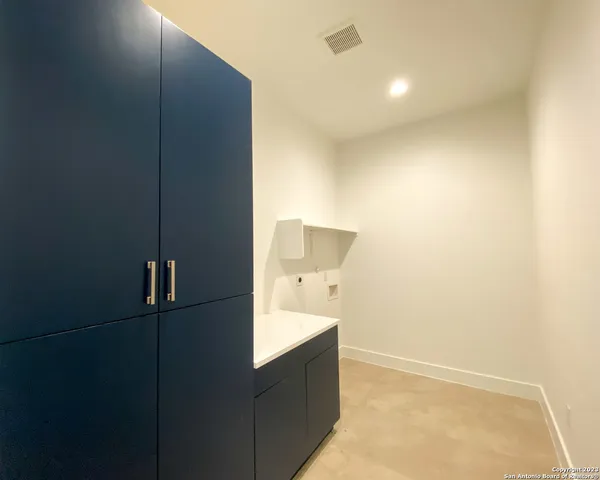 $3,250 | 1726 North Olive Street, San Antonio, TX 78208