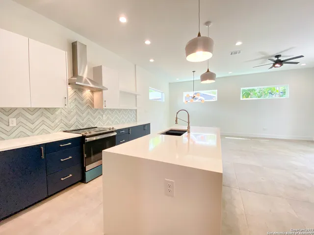 $3,250 | 1726 North Olive Street, San Antonio, TX 78208