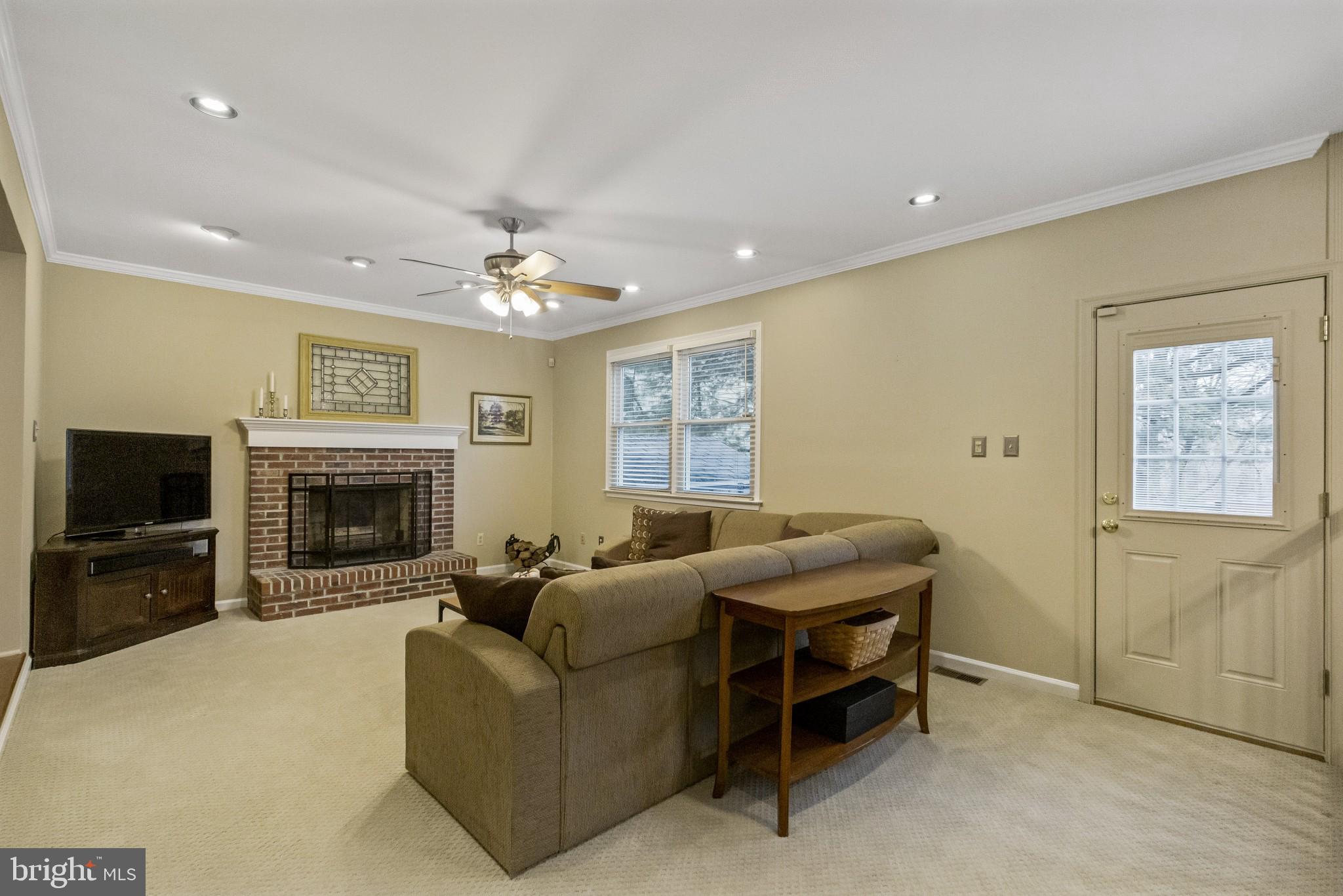 885 Slate Hill Road Yardley, PA 19067 - Photo 13 of 36 Gallery Image 13