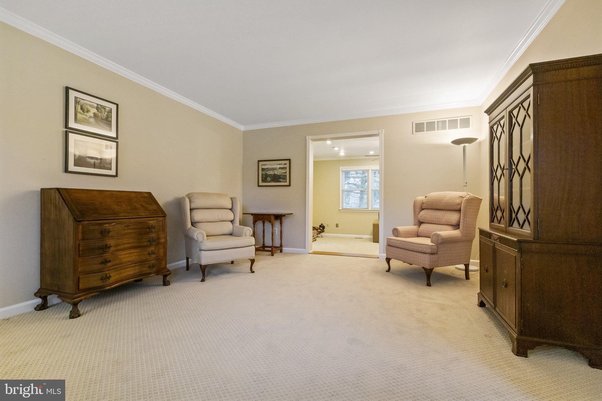885 Slate Hill Road Yardley, PA 19067 - Photo 7 of 36 Gallery Image 7