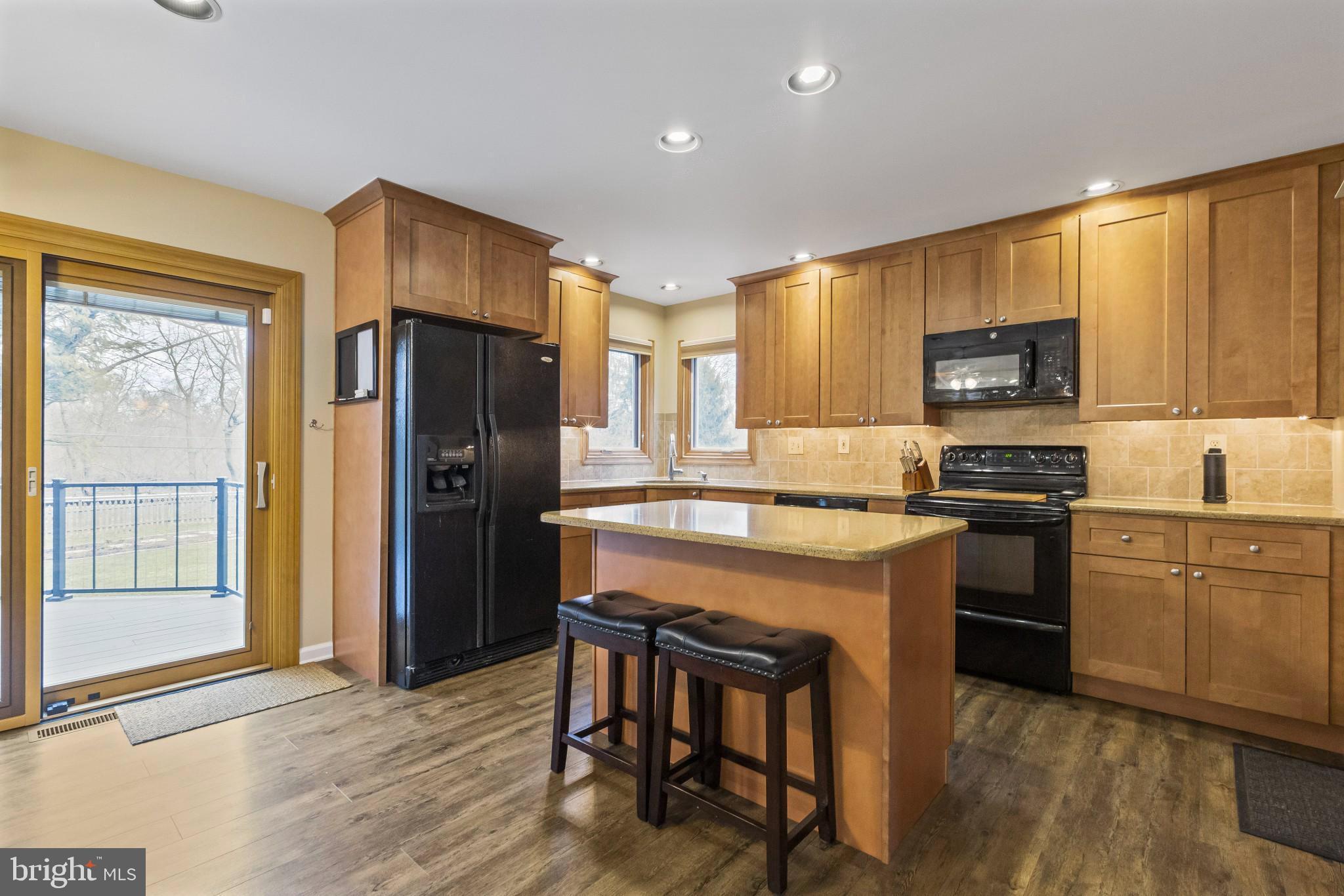 885 Slate Hill Road Yardley, PA 19067 - Photo 9 of 36 Gallery Image 9