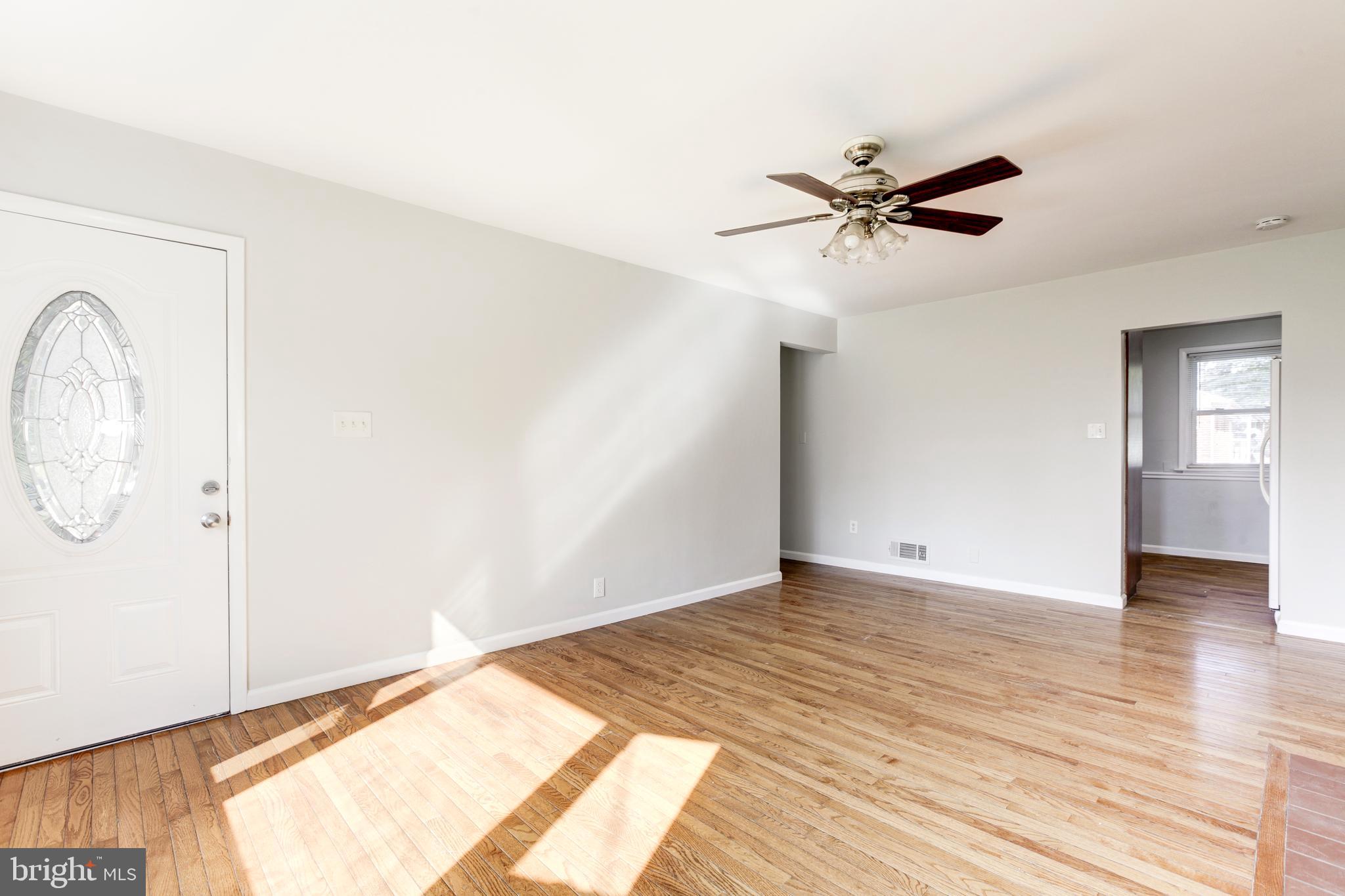 3517 Randolph Road Silver Spring, MD 20906 - Photo 13 of 27 Spacious living room
