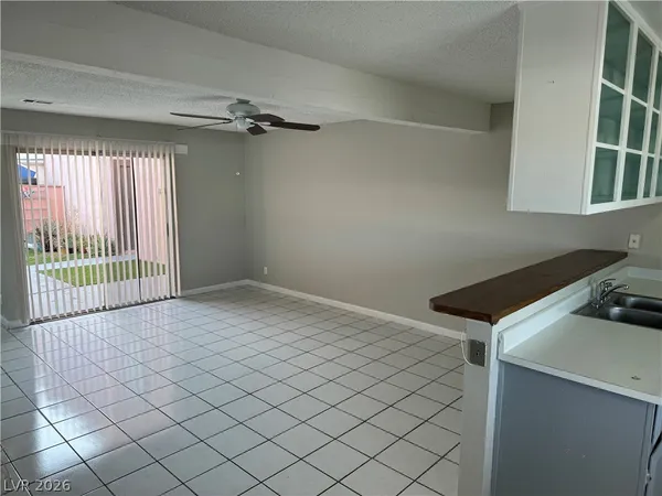 $1,200 | 2158 East Desert Inn Road, Las Vegas, NV 89169