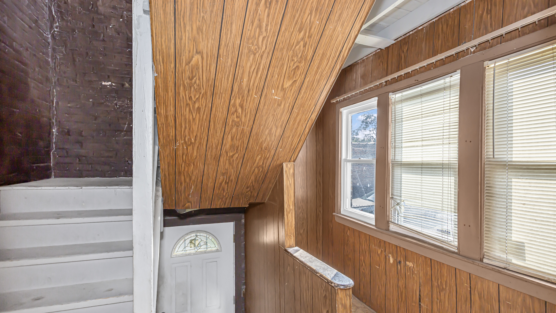 1712 North Monitor Avenue Chicago, IL 60639 - Photo 12 of 33 a view of an entryway with a window