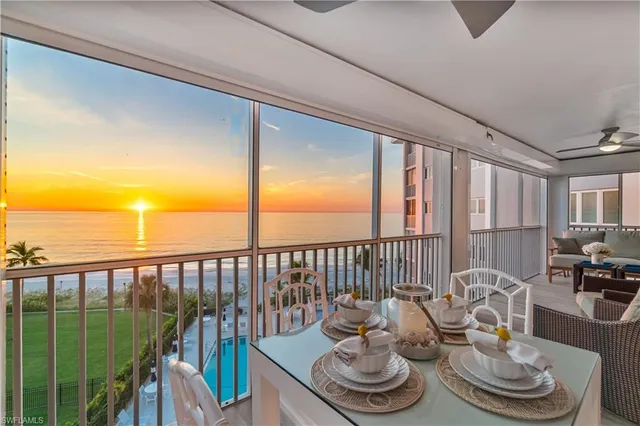 $2,995,000 | 2919 Gulf Shore Boulevard North, Unit 501, Naples, FL 34103