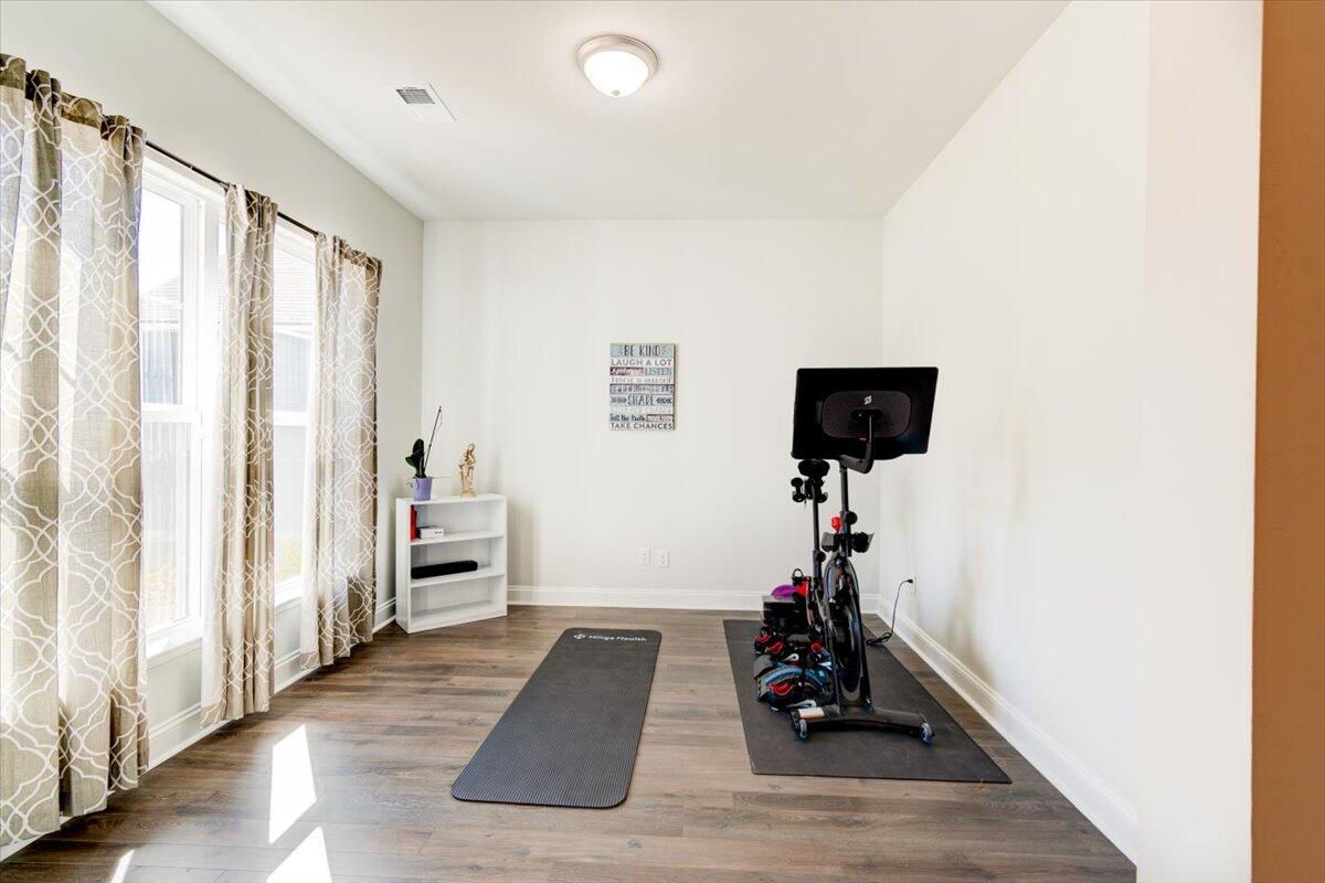 203 Hayworth Road Summerville, SC 29486 - Photo 12 of 31 Front Room