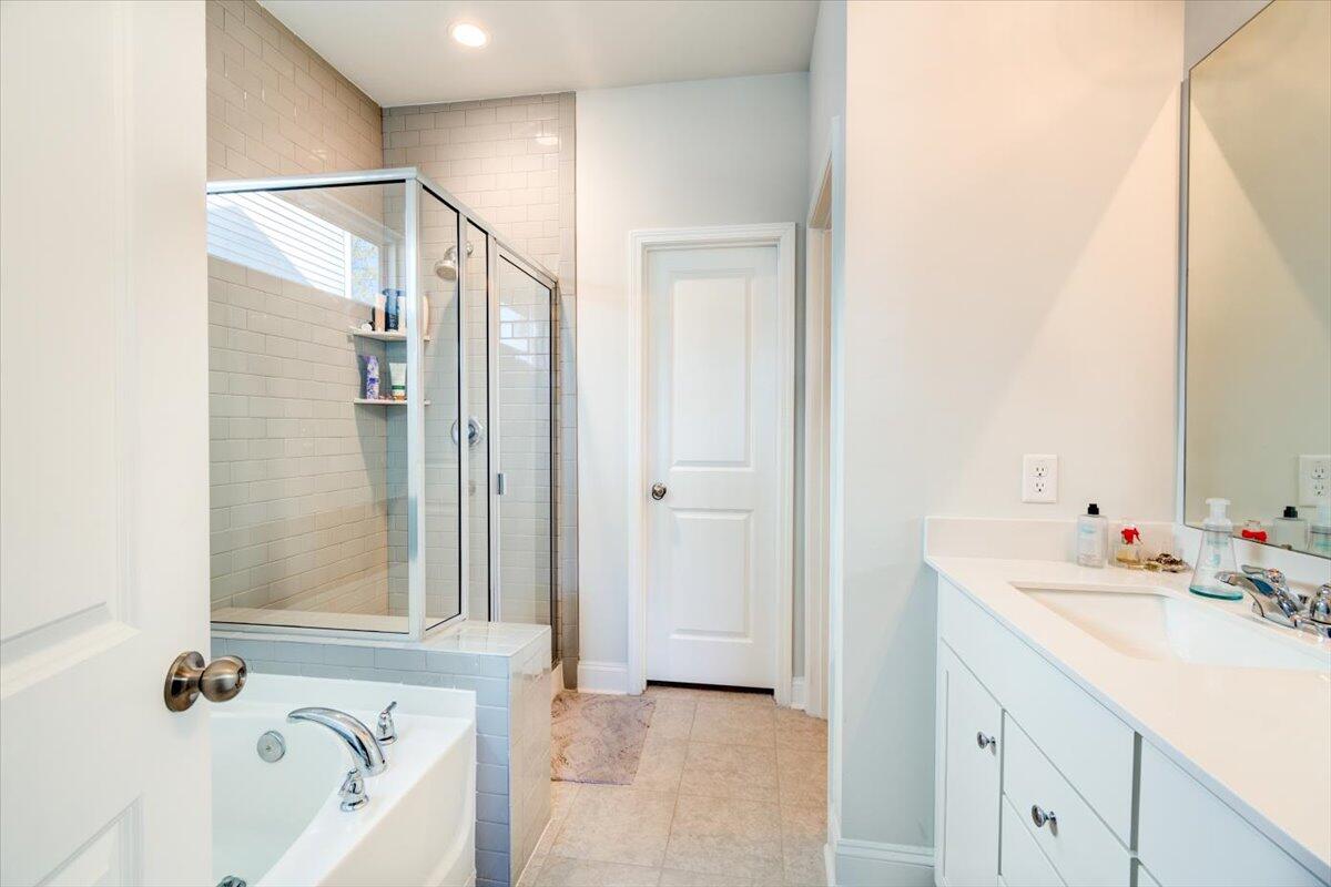 203 Hayworth Road Summerville, SC 29486 - Photo 16 of 31 Master Bath