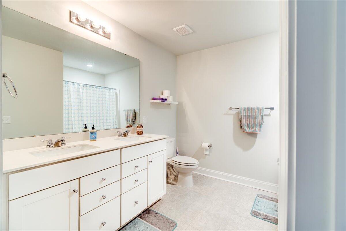 203 Hayworth Road Summerville, SC 29486 - Photo 22 of 31 Bathroom