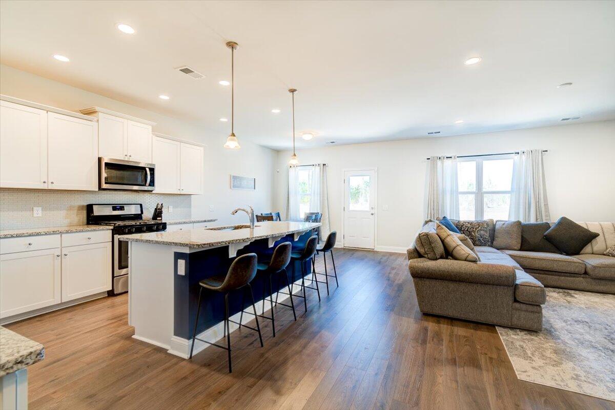 203 Hayworth Road Summerville, SC 29486 - Photo 3 of 31 Kitchen