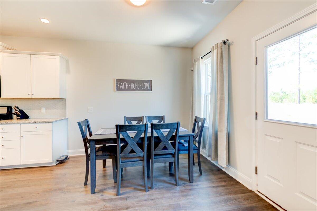 203 Hayworth Road Summerville, SC 29486 - Photo 6 of 31 Dining Area