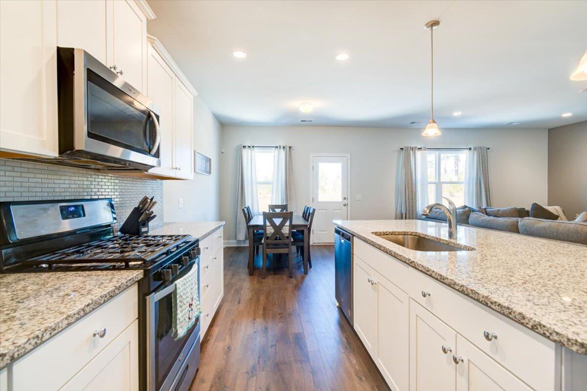 203 Hayworth Road Summerville, SC 29486 - Photo 7 of 31 Kitchen