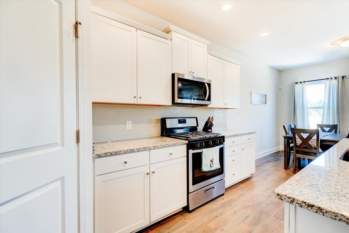 203 Hayworth Road Summerville, SC 29486 - Photo 8 of 31 Kitchen