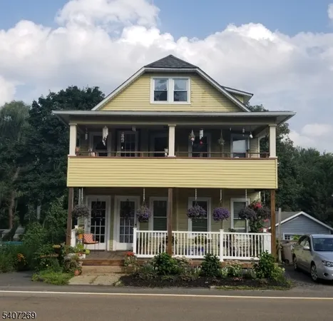 $2,550 | 36 Glenwild Avenue, Unit 1, Bloomingdale, NJ 07403