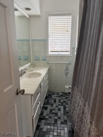 $2,550 | 36 Glenwild Avenue, Unit 1, Bloomingdale, NJ 07403
