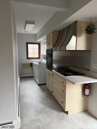 $2,550 | 36 Glenwild Avenue, Unit 1, Bloomingdale, NJ 07403