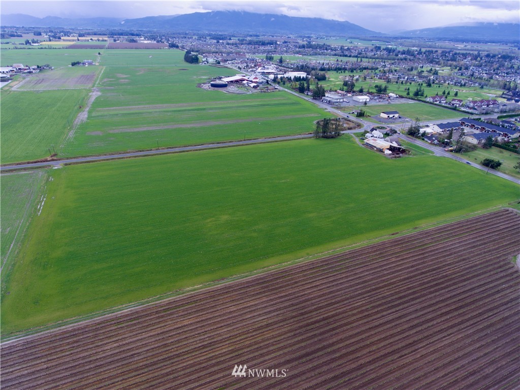 694 East Badger Road Lynden, WA 98264 - Photo 4 of 17