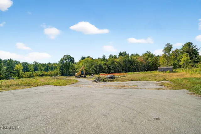 $3,080,000 | 2272 Highway 9, Malta, NY 12118