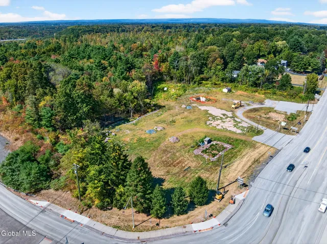 $3,080,000 | 2272 Highway 9, Malta, NY 12118