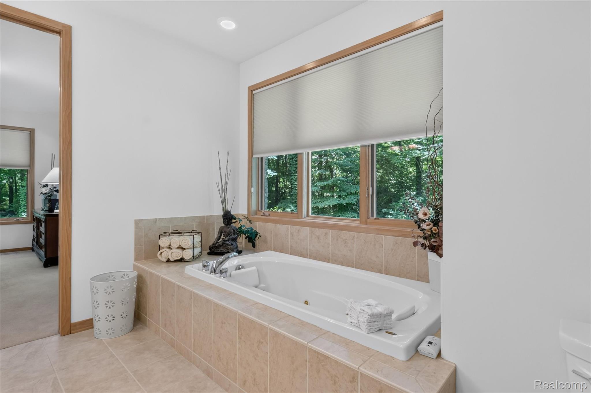 5388 Hartland Road Fenton, MI 48430 - Photo 26 of 74 27-5388-Hartland-Rd-WindowStill.jpg