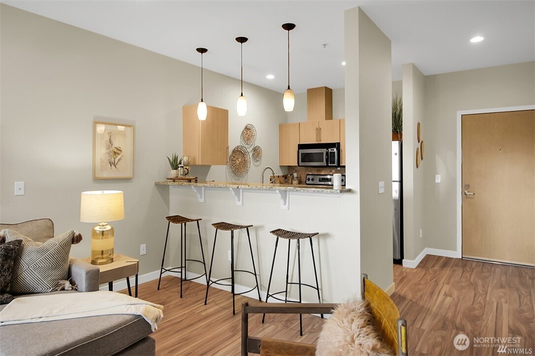 424 North 85th Street, Unit 406 Seattle, WA 98103 - Photo 13 of 34