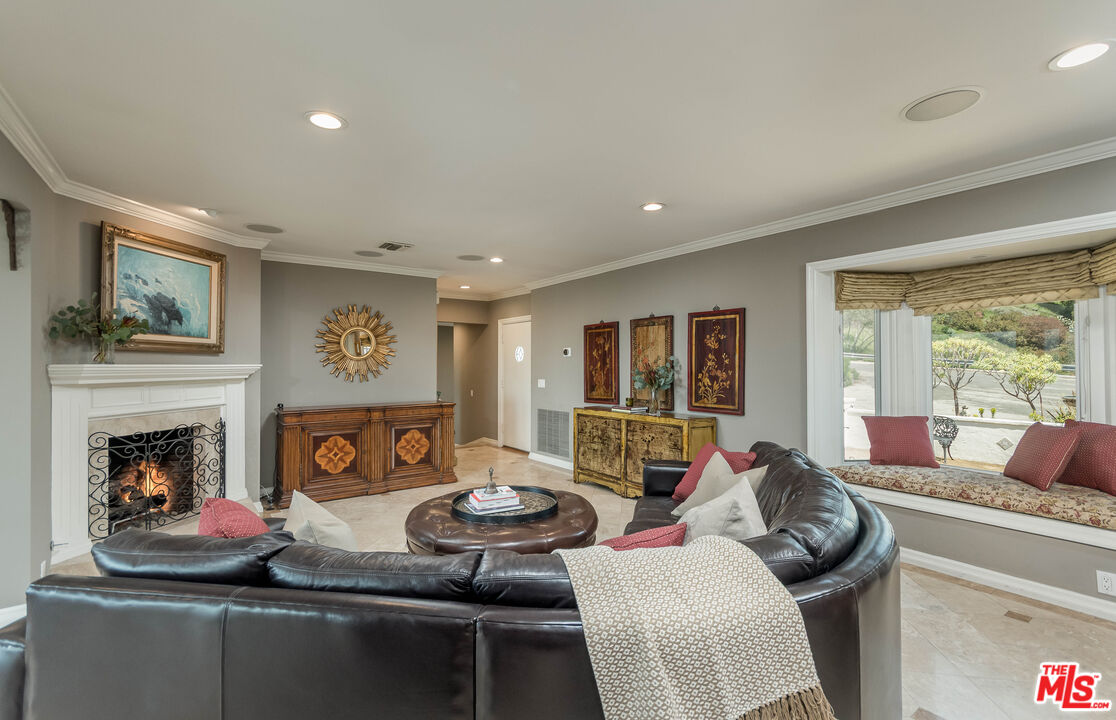 1910 Melwood Drive Glendale, CA 91207 - Photo 15 of 68