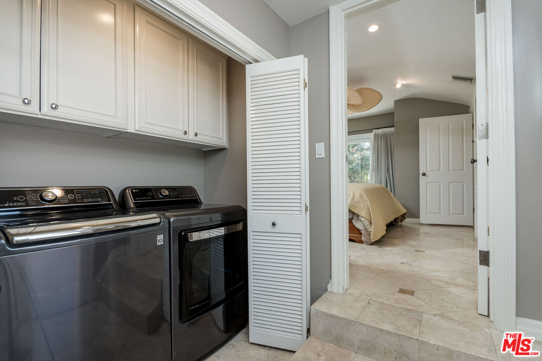 1910 Melwood Drive Glendale, CA 91207 - Photo 37 of 68