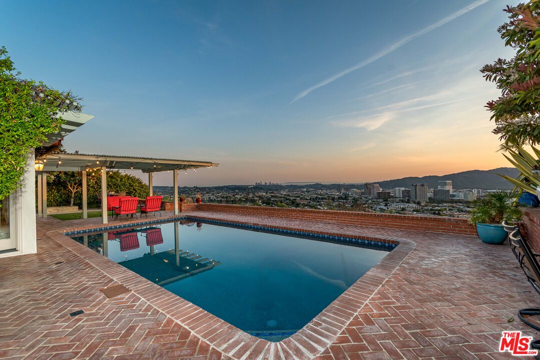 1910 Melwood Drive Glendale, CA 91207 - Photo 40 of 68