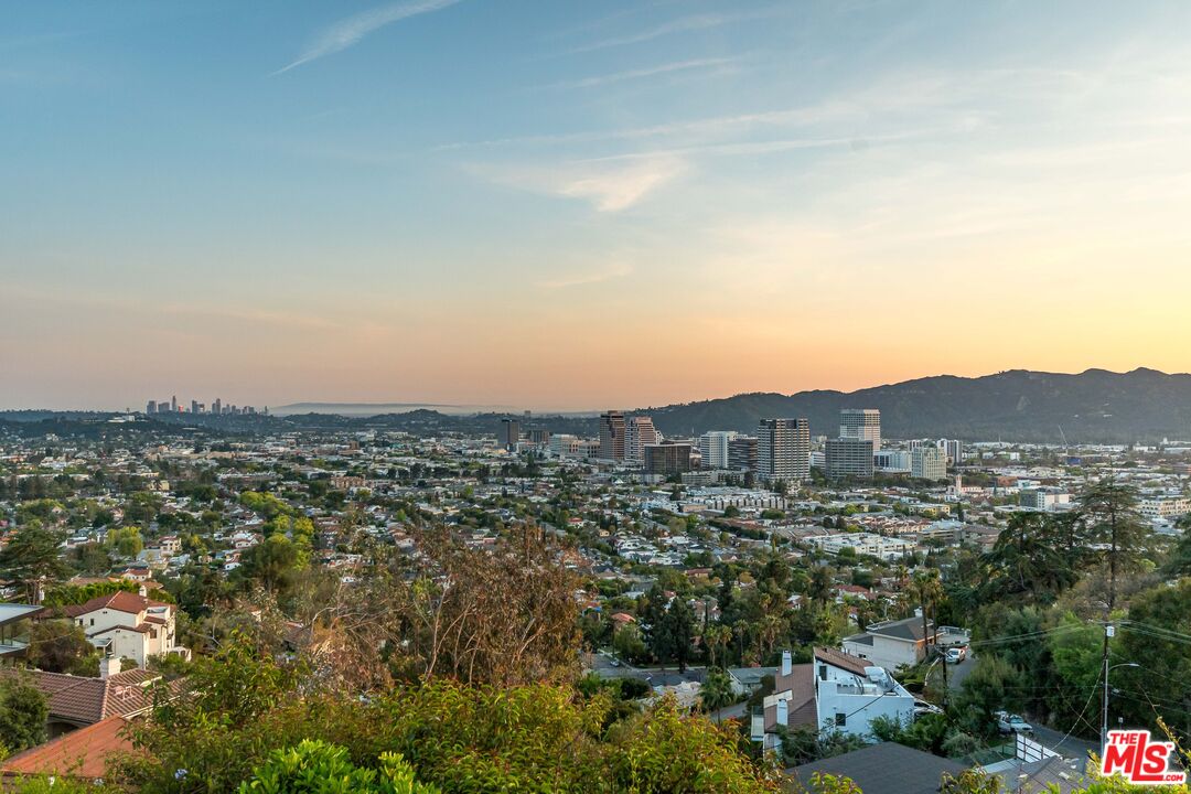 1910 Melwood Drive Glendale, CA 91207 - Photo 42 of 68