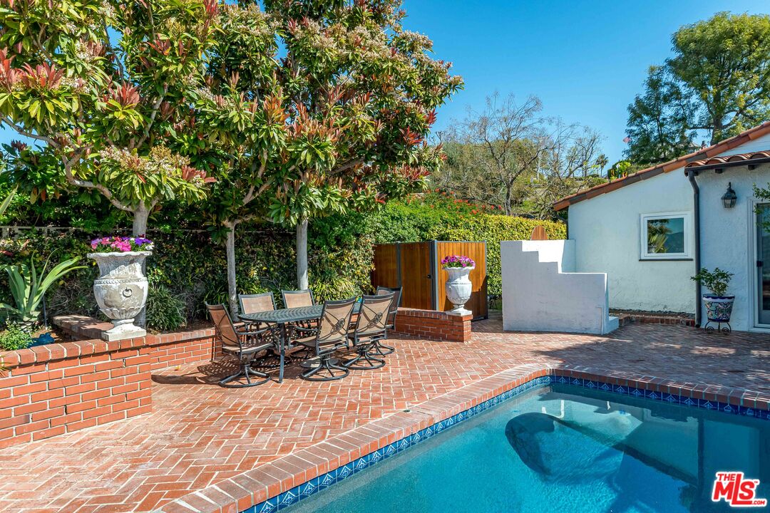 1910 Melwood Drive Glendale, CA 91207 - Photo 49 of 68