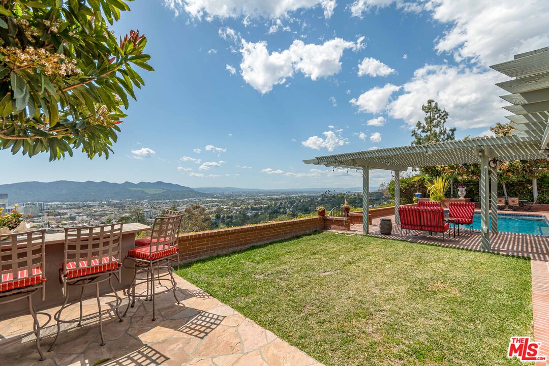 1910 Melwood Drive Glendale, CA 91207 - Photo 54 of 68