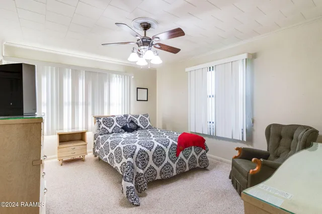 $239,900 | 1728 South State Street, Abbeville, LA 70510