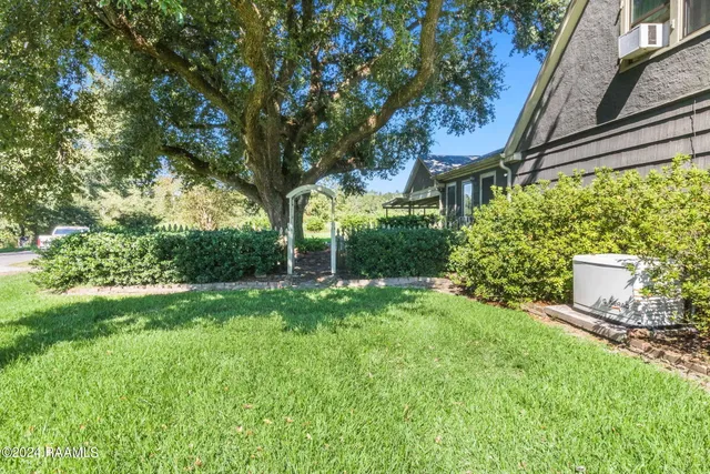 $239,900 | 1728 South State Street, Abbeville, LA 70510