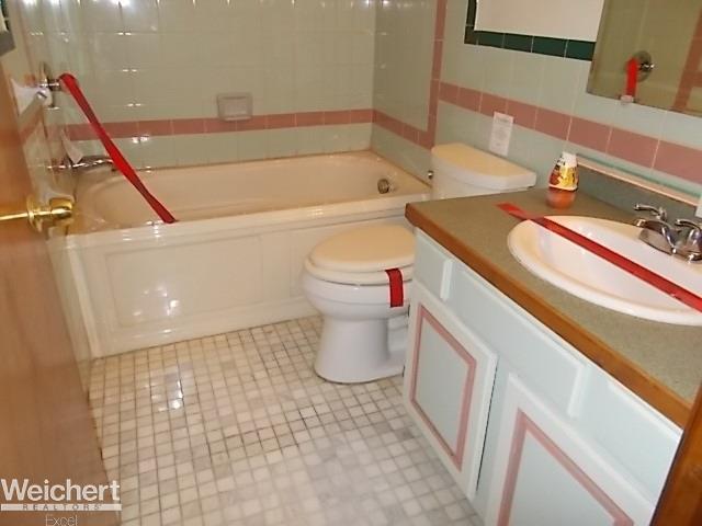 47380 Card Road Macomb, MI 48044 - Photo 14 of 25 31367912-13.JPG