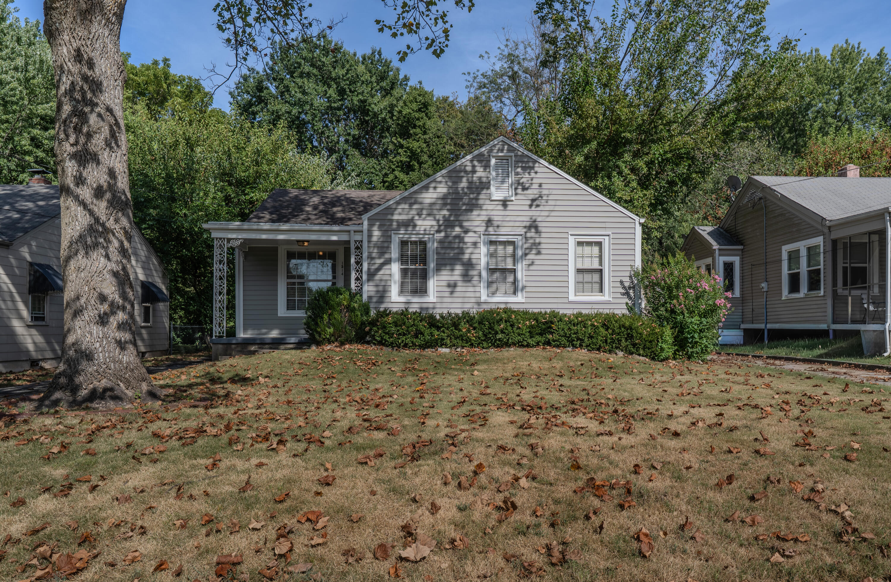 1514 South Kickapoo Avenue Springfield, MO 65804 - Photo 3 of 25 DSC06907-HDR
