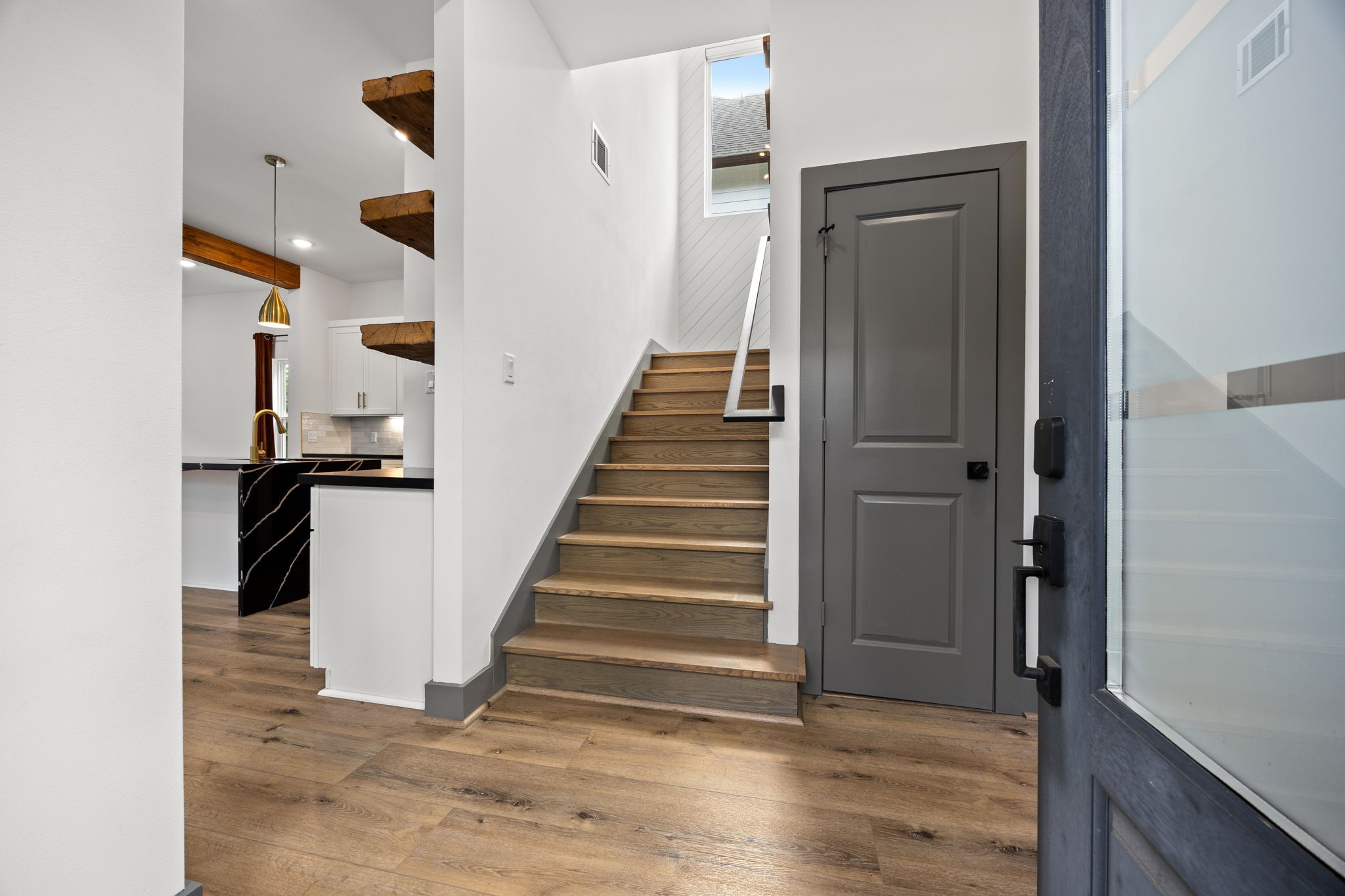 731 East 40th Street Houston, TX 77022 - Photo 2 of 28