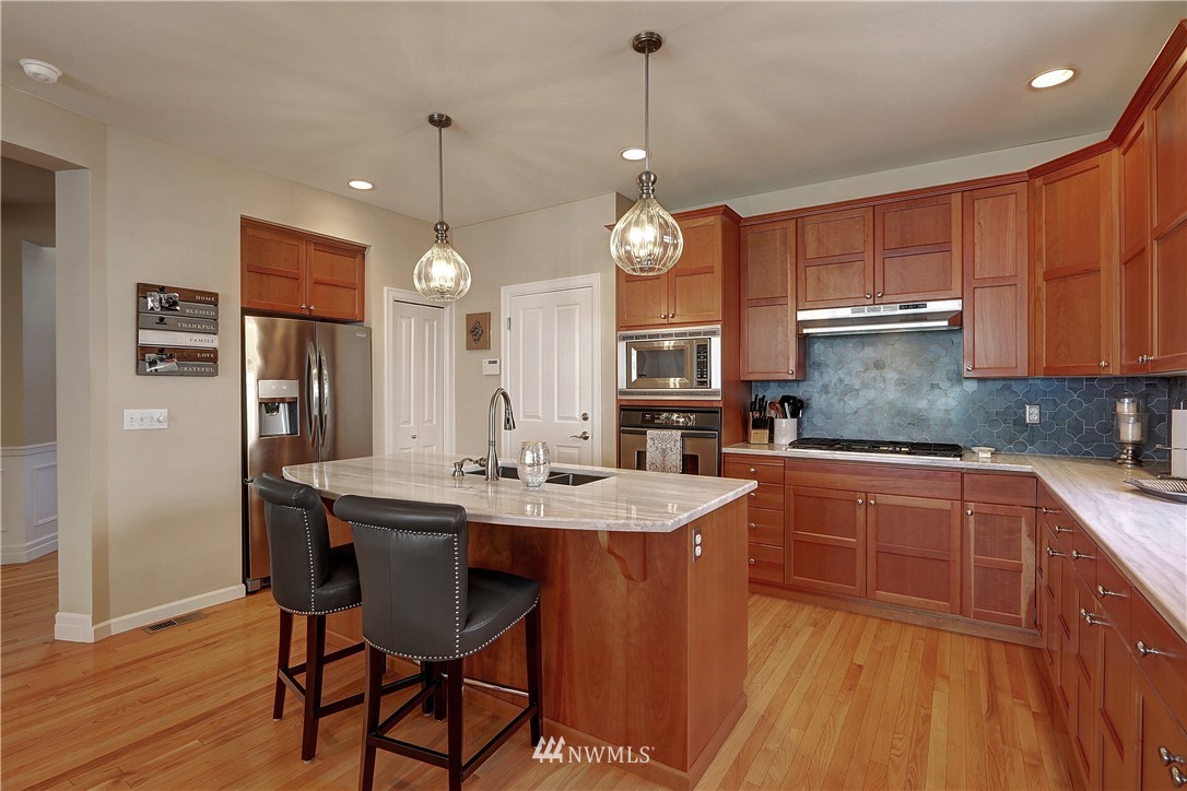16904 164th Way Southeast Renton, WA 98058 - Photo 4 of 28 Gallery Image 4