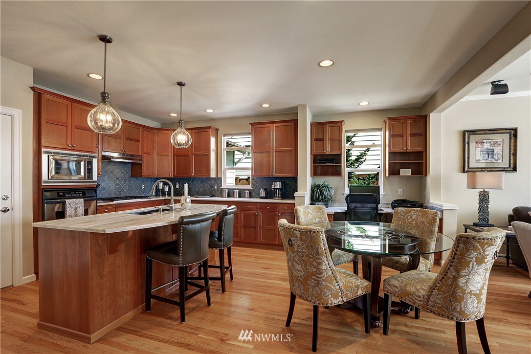 16904 164th Way Southeast Renton, WA 98058 - Photo 5 of 28 Gallery Image 5