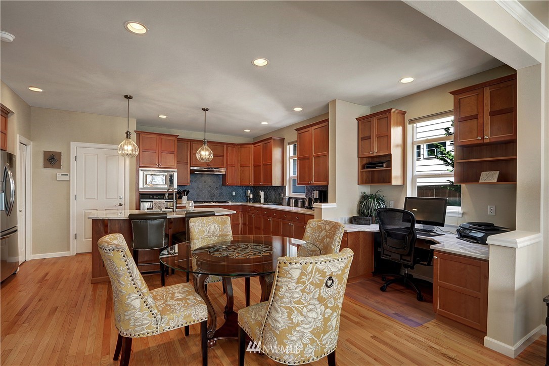 16904 164th Way Southeast Renton, WA 98058 - Photo 6 of 28 Gallery Image 6