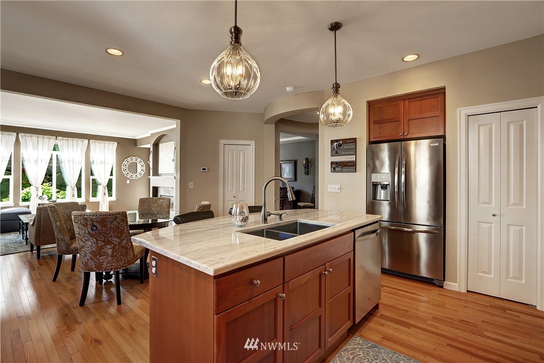 16904 164th Way Southeast Renton, WA 98058 - Photo 8 of 28 Gallery Image 8
