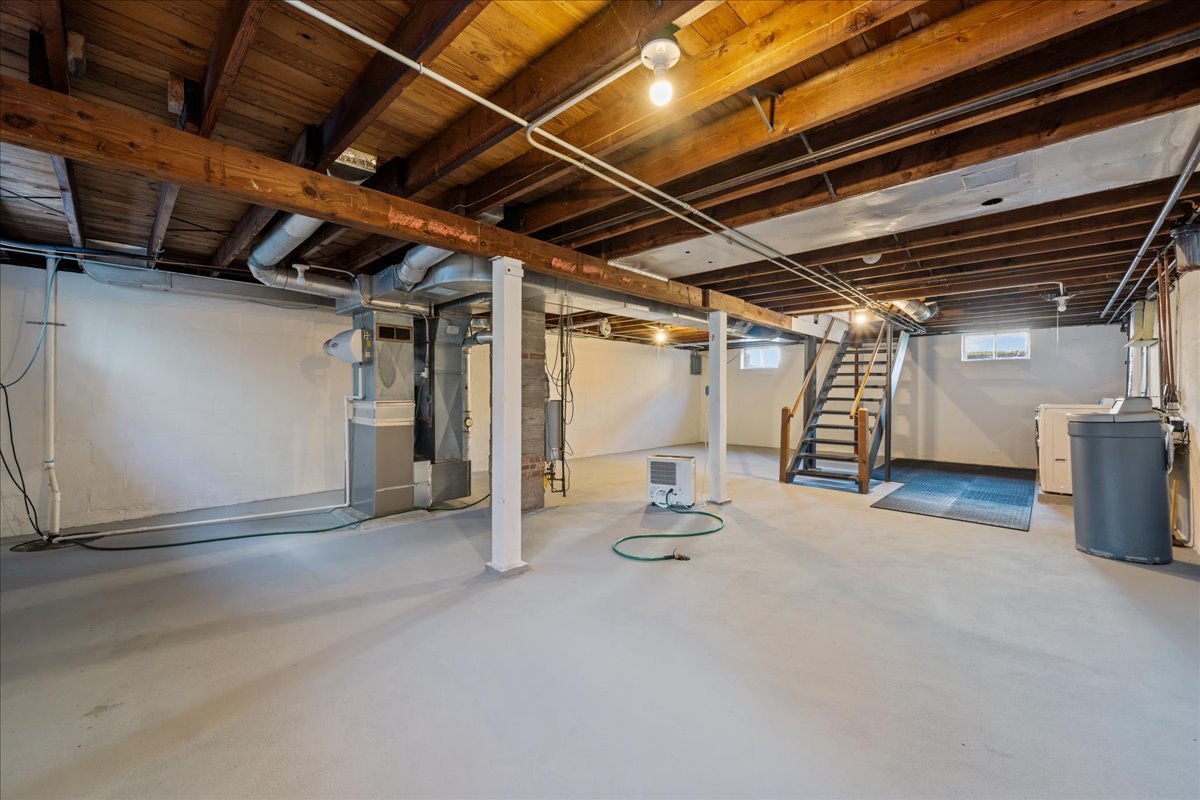 425 Ingleside Avenue Aurora, IL 60506 - Photo 11 of 13 a view of empty room with wooden ceiling