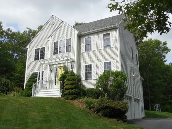 172 Rocky Road Northbridge, MA 01588 - Photo 2 of 17