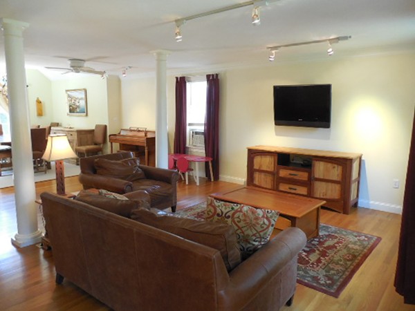 172 Rocky Road Northbridge, MA 01588 - Photo 5 of 17