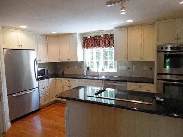 172 Rocky Road Northbridge, MA 01588 - Photo 7 of 17