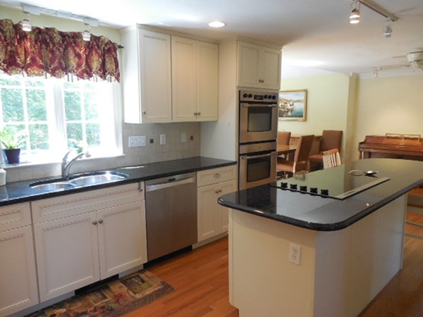 172 Rocky Road Northbridge, MA 01588 - Photo 8 of 17