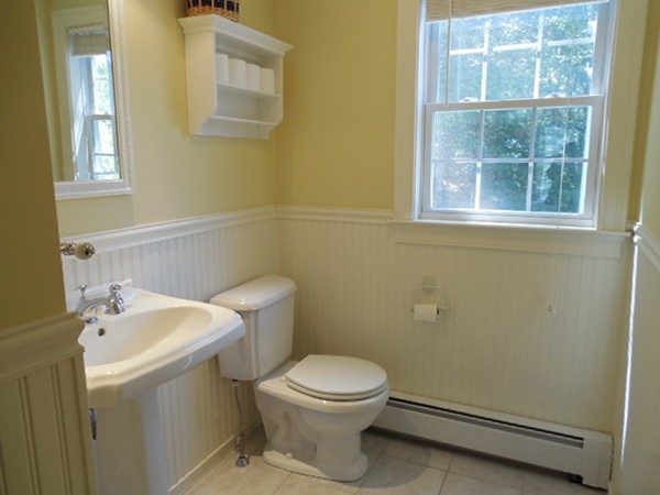 172 Rocky Road Northbridge, MA 01588 - Photo 10 of 17